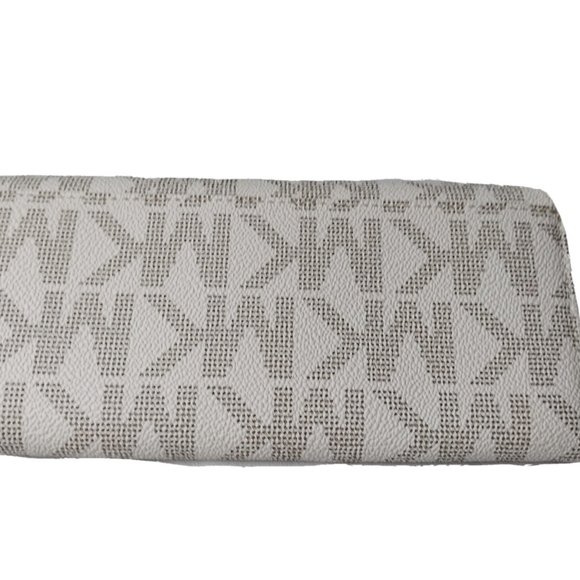 Michael Kors Jet Set Slim Flap Wallet Vanilla Monogram Leather Clutch Purse - Picture 11 of 11